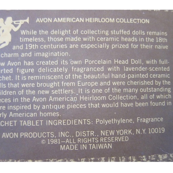 Vintage Avon American Heirloom Collection Porcelain Head Doll Mint Condition - Picture 8 of 8